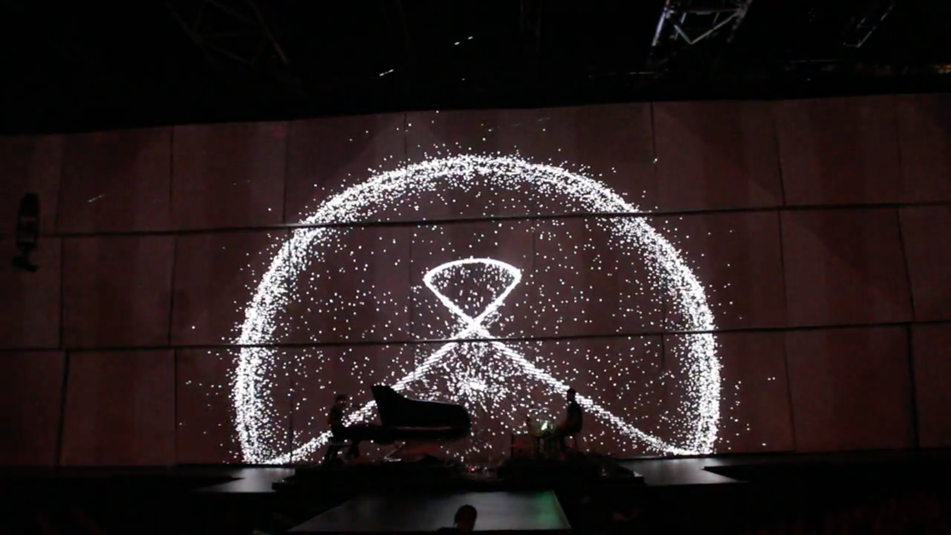 Murmur whispers — interactive show for music group ALB — rehearsal — Victoires de la musique 2015, Chevalvert